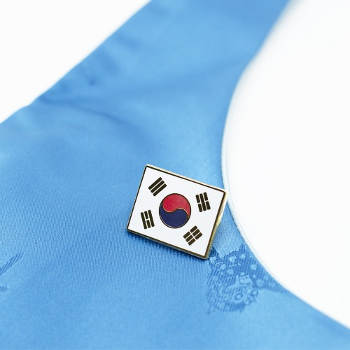 THE NATIONAL FLAG OF KOREA METAL BADGE - COKODIVE