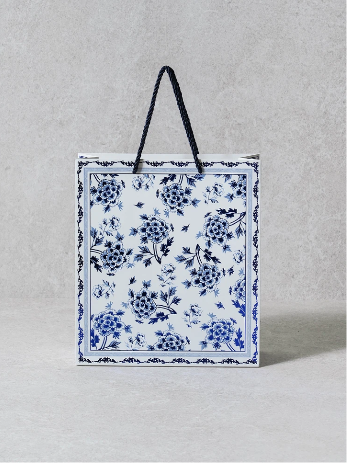 TRADITIONAL GIFT BAG (BLUE & WHITE) - COKODIVE