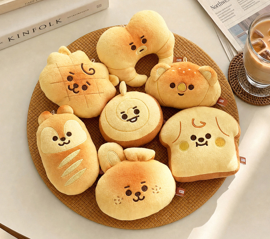BT21 - BAKERY COLLECTION BAKERY BREAD PLUSH KEYRING