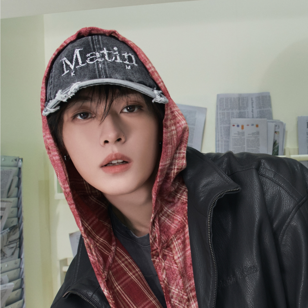 [WITH SKZ LEE KNOW] MATIN KIM VINTAGE DISTRESSED DENIM BALL CAP IN BLACK - COKODIVE