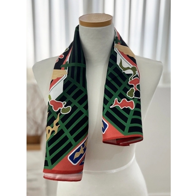 CHANGDEOKGUNG PALACE INJEONGJEON HALL BOGAE CEILING SILK SCARF