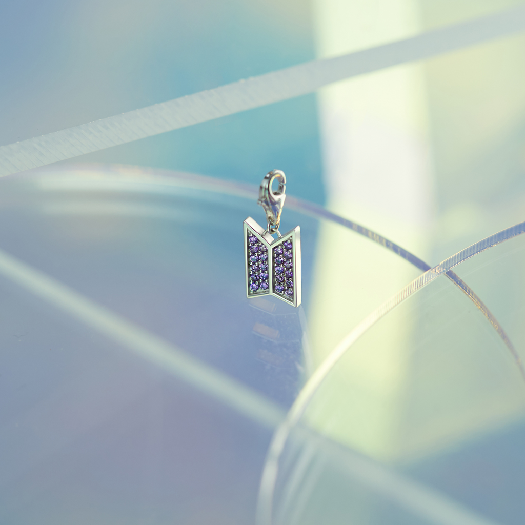 防弾少年団　BTS BTS x STONE HENGE / CHARM BTS - BTS X STONEHENGE MOMENT OF LIGHT CHARM