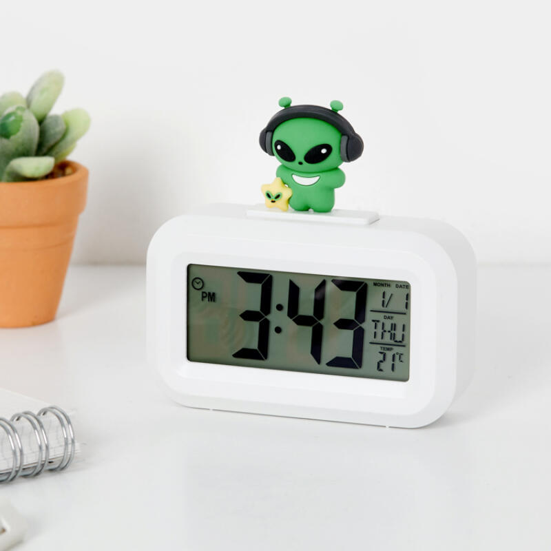 LAZY WAGG FIGURE CLOCK - COKODIVE