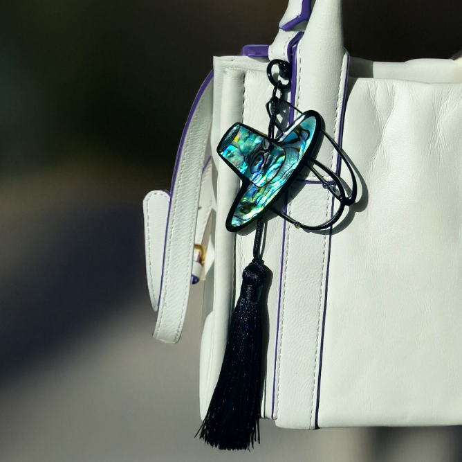 MOTHER OF PEARL GAT KEYRING - COKODIVE