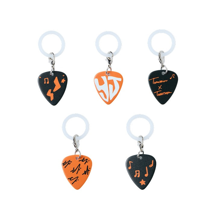 TXT - MOA CON JAPAN OFFICIAL MD GUITAR PICK CHARM (RANDOM) - COKODIVE