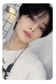 STRAY KIDS - ROCK STAR 8TH MINI ALBUM PHOTOBOOK RANDOM (LIMITED EDITION: CHOOSE YOUR PHOTOCARD)