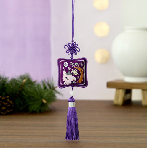 BT21 - PREMIUM K EDITION EMBROIDERED TESSLE KEYRING - COKODIVE