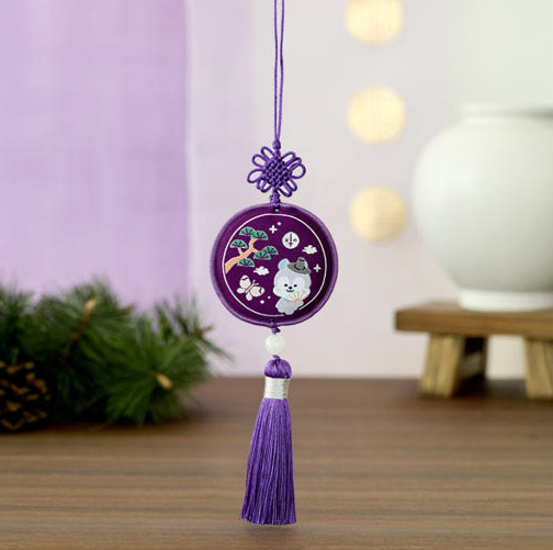 BT21 - PREMIUM K EDITION EMBROIDERED TESSLE KEYRING - COKODIVE