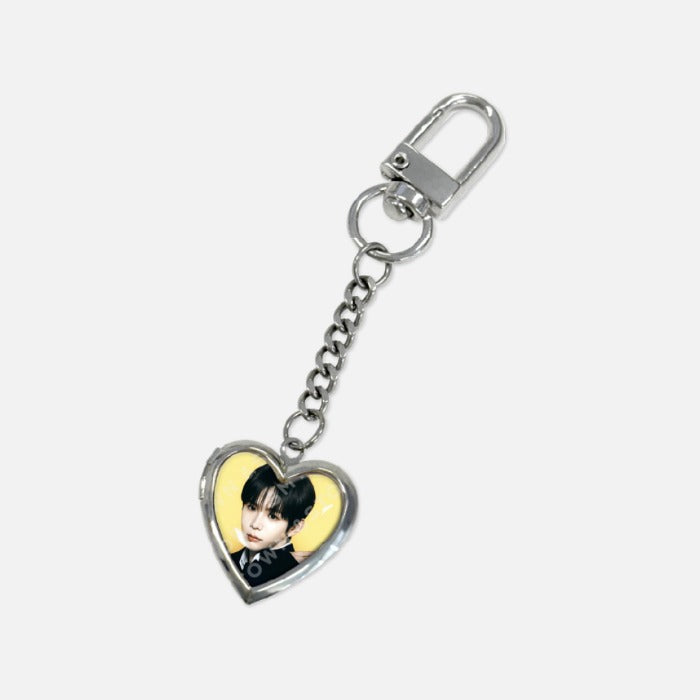 RIIZE - HUG OFFICIAL MD MIRROR KEY HOLDER - COKODIVE