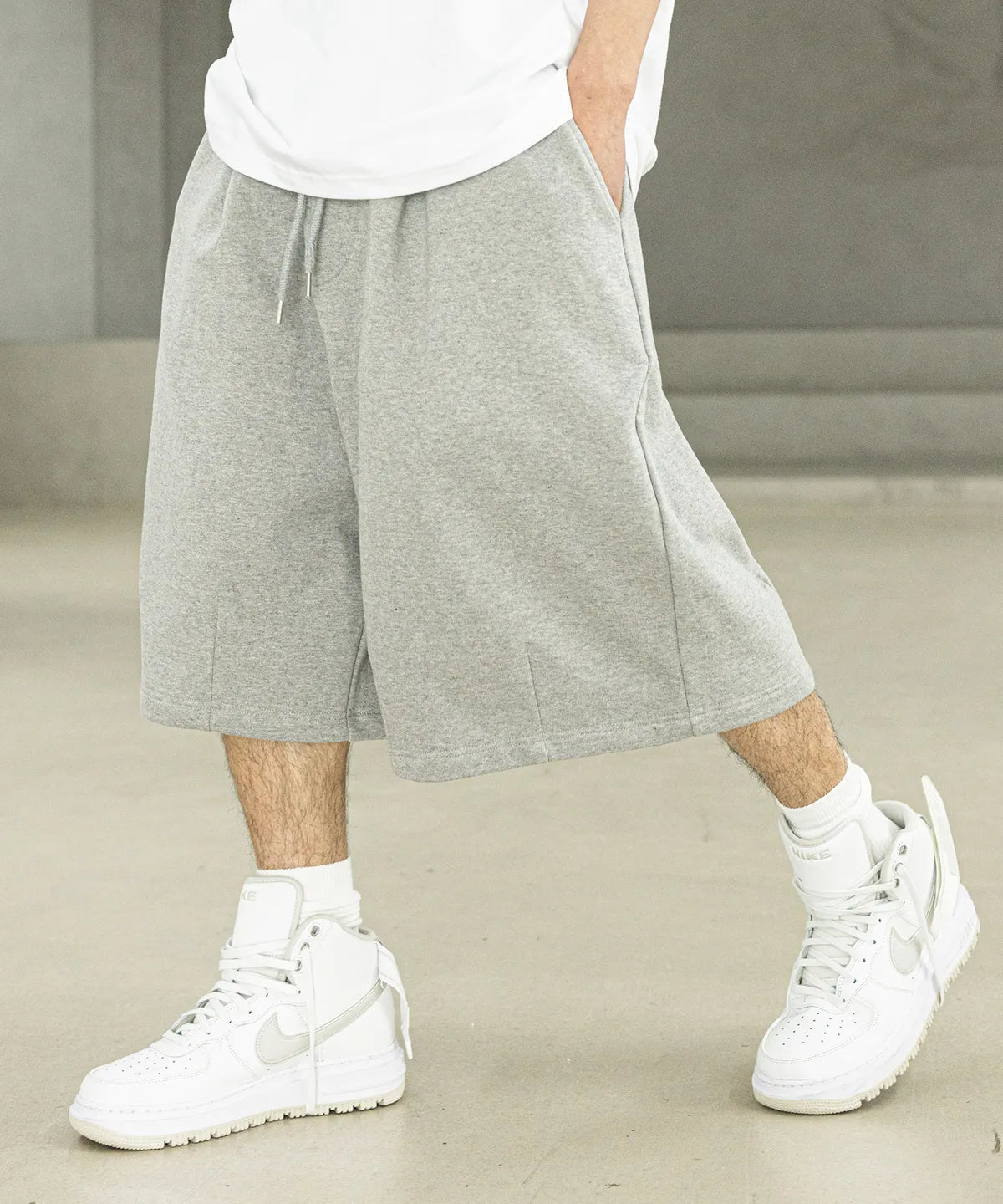 [BTS V PICK] MASSNOUN ONE TUCK BALLOON WIDE SHORT PANTS - COKODIVE