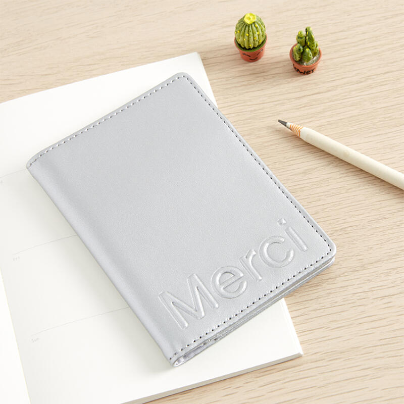 PASSPORT CASE MERCI SILVER - COKODIVE