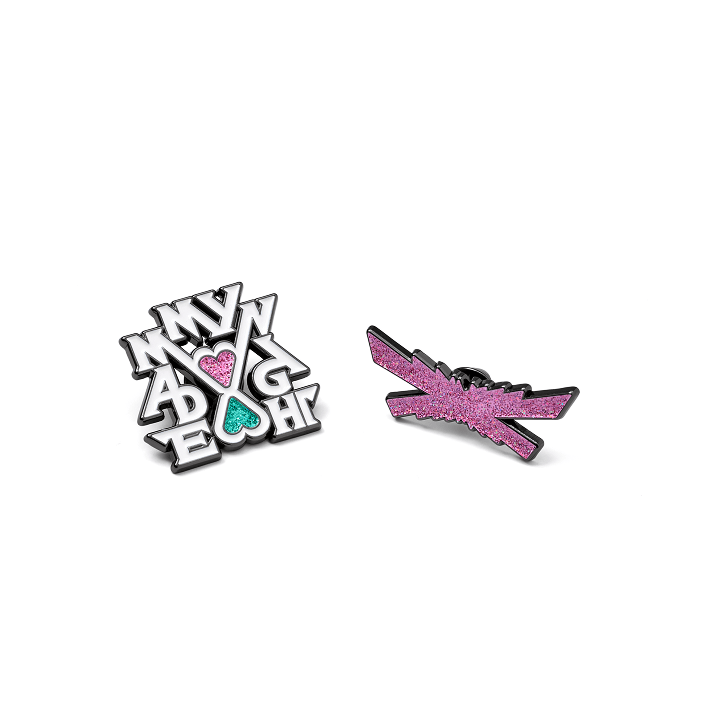 LE SSERAFIM - BRAND OFFICIAL MD PIN BADGE SET - COKODIVE