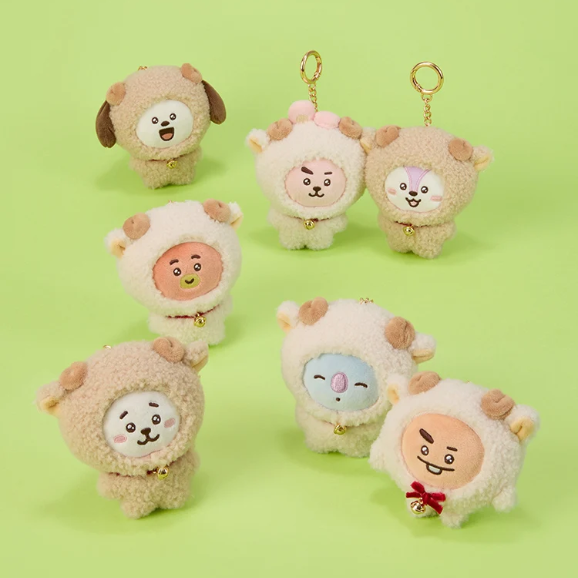 BT21 - FLUFFY NEW YEAR PLUSH KEYRING - COKODIVE