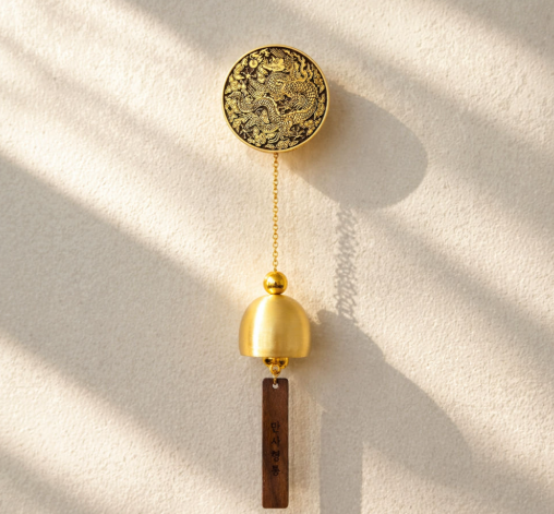 ROYAL DRAGON ROBE WOODEN DOOR BELL - COKODIVE