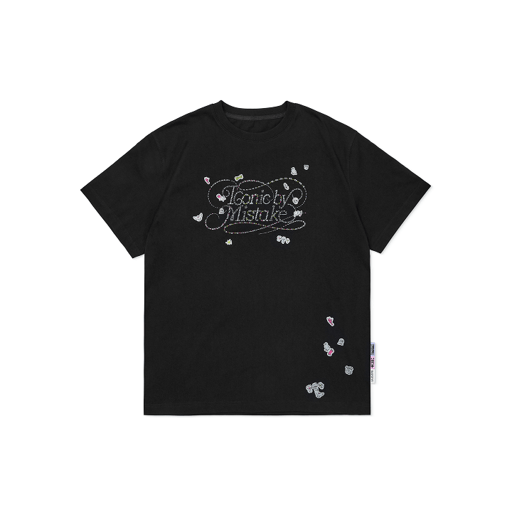 LE SSERAFIM ¡¿ ILLIT ¡¿ KATSEYE - ICONIC BY MISTAKE OFFICIAL MD S/S T-SHIRT - COKODIVE