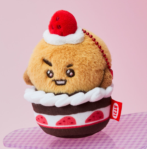 BT21 - STRAWBERRY PARTY CUSTARD STRAWBERRY TART PLUSH KEYRING
