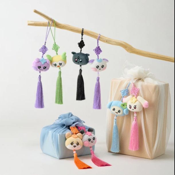 ATEEZ - MIGHTEEZ BOK-TEEZ TASSEL KEYRING - COKODIVE