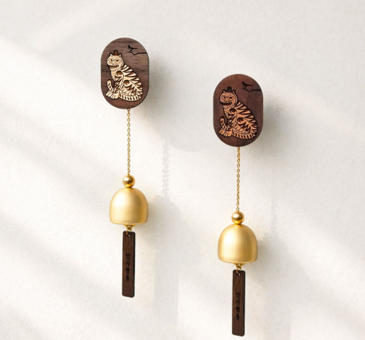 TIGER & MAGPIE WOODEN DOOR BELL - COKODIVE