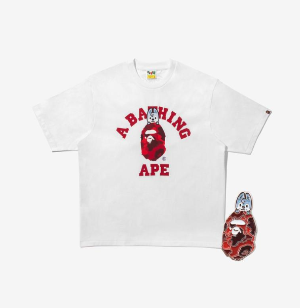STRAY KIDS - BAPE X STRAY KIDS WOLF CHAN COLLEGE TEE M (BANGCHAN) + METAL PINS (RED) SET - COKODIVE